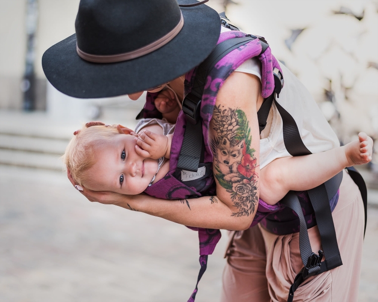 Fidella fusion toddler 2.0 rock n rolla pink splash - nosidło klamrowe regulowane