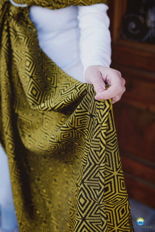 Little Frog golden cube - chusta tkana długa