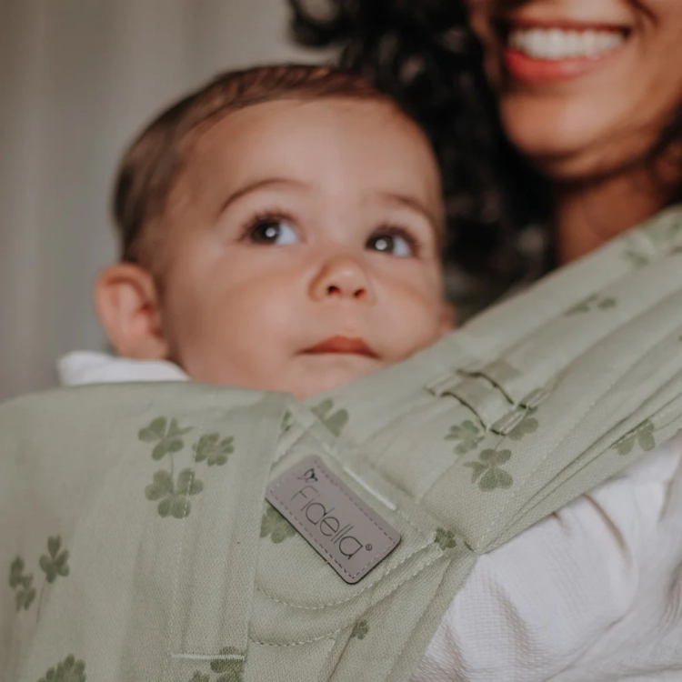idella flyclick toddler clover pale green - nosidło hybrydowe regulowane