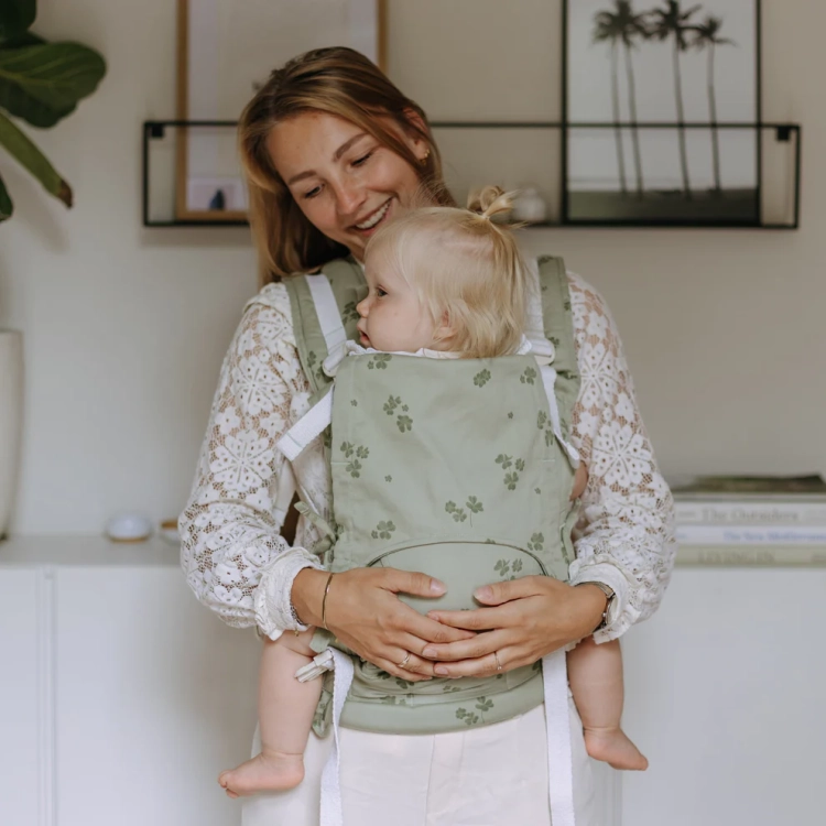 Fidella fusion toddler clover pale green - nosidło klamrowe regulowane