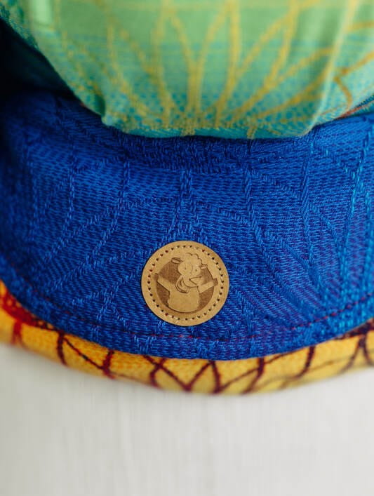 LennyLamb lennylight tęczowy lotos - nosidło klamrowe regulowane