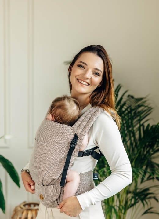 LennyLamb lennylight mała jodełka almond - nosidło klamrowe regulowane
