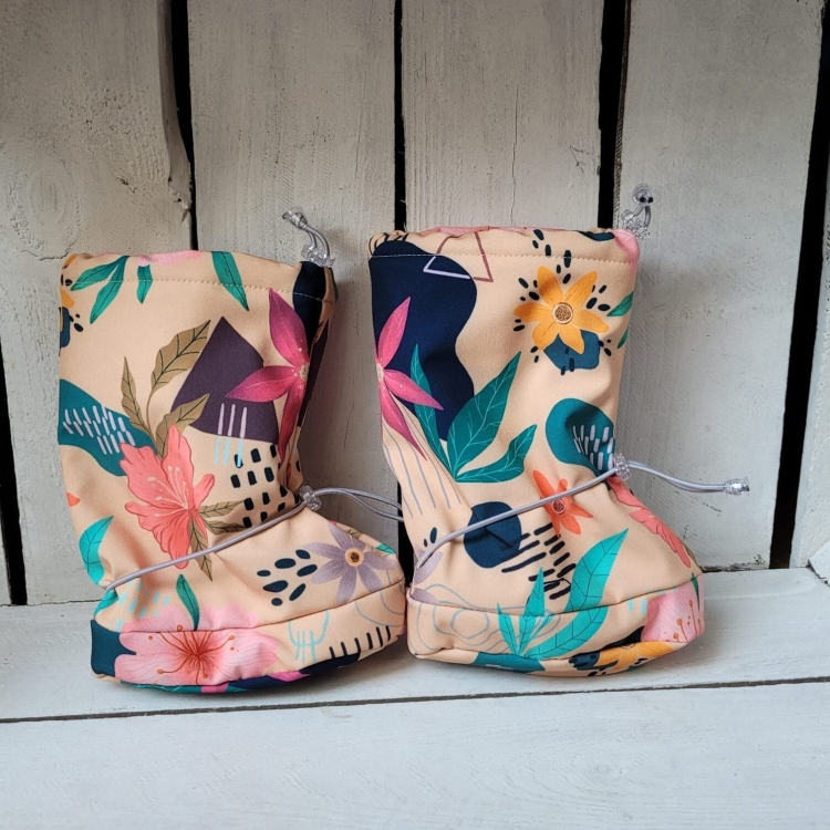 Mabibi kwiaty beżowe z wełną merino - buciki ocieplane niechodki