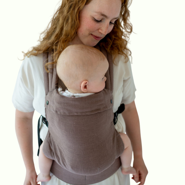Qusy mini 2.0 linen mocha mousse - nosidło klamrowe regulowane