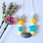 Naszyjnik silikonowy do gryzienia i terapii sensorycznej - kamyk i motylek