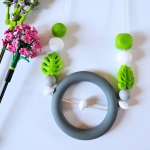 Naszyjnik silikonowy do gryzienia i terapii sensorycznej - szary i zielone listki