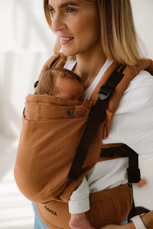 Kavka multi-age PRO caramel linen - nosidło klamrowe egulowane