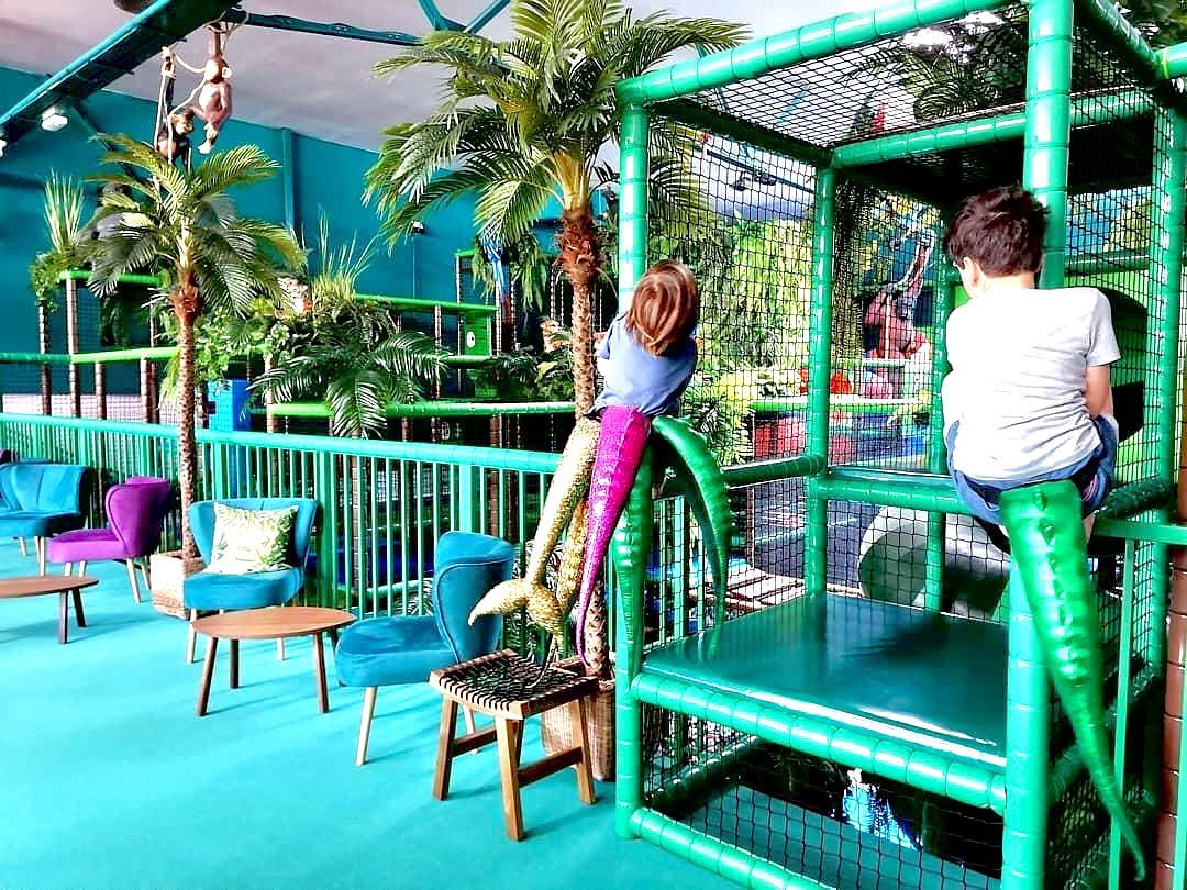 Stylowa sala zabaw Jungle Academy dla maluchów