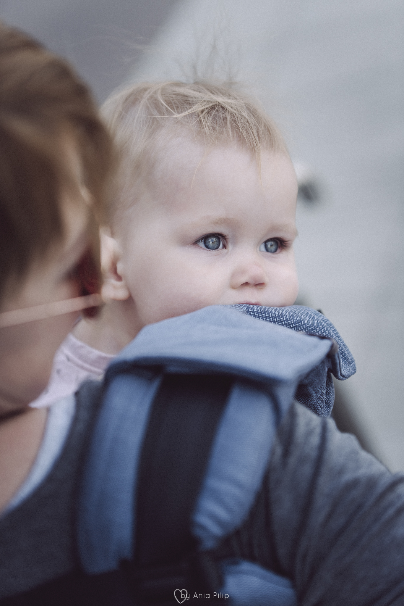 Noszenie dziecka w nosidle z ochraniaczami