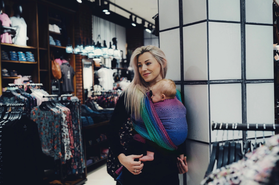 Noszenie w chuście żakardowej